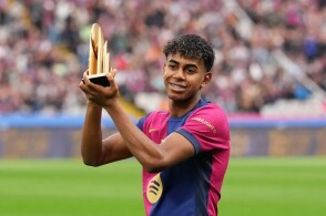 斯诺克英锦赛：丁俊晖6-5淘汰唐纳森；赵心童2-6张安达