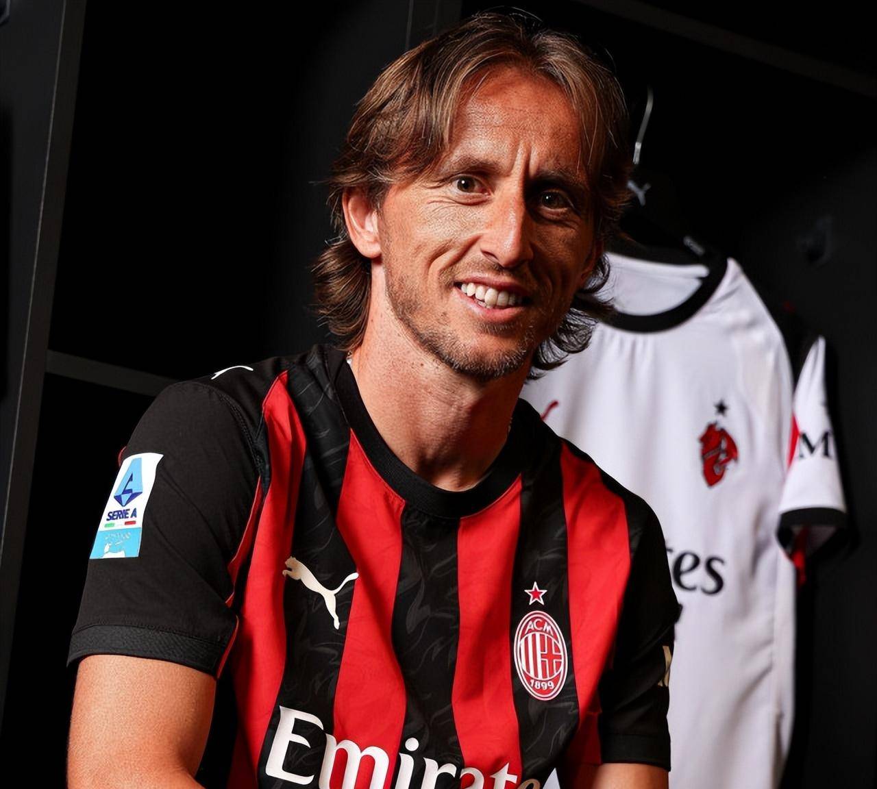 Shams：若雄鹿继续下滑 字母哥与球队间的交易讨论将会升级