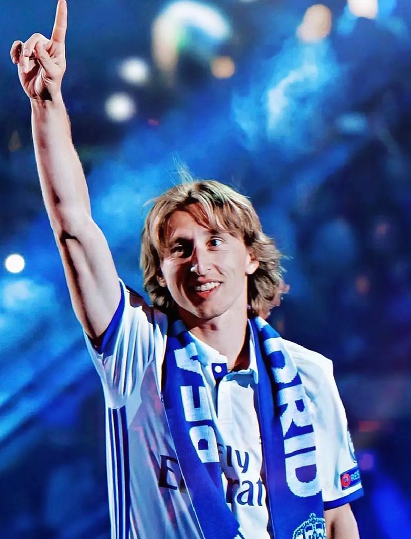 热刺做了一笔好交易：租借拜仁后腰帕利尼亚