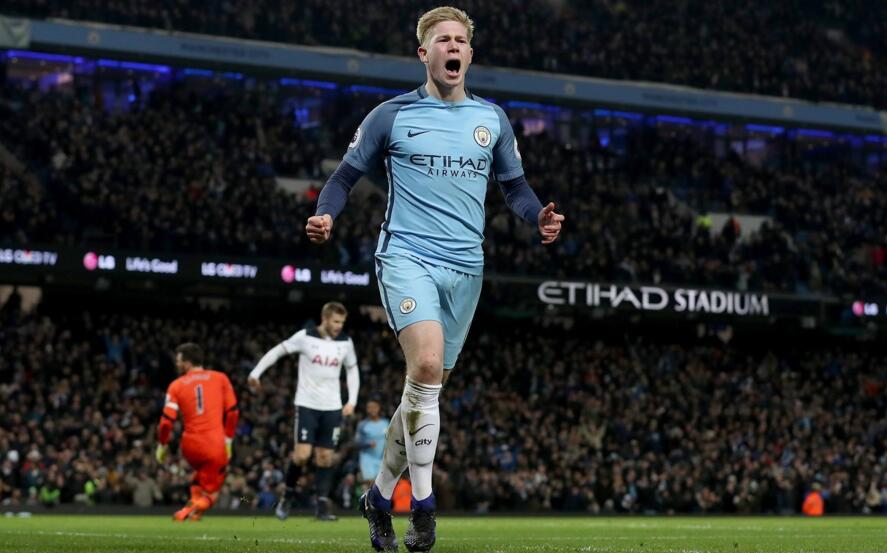 足球国足训练强度升级，体能教练参与指挥