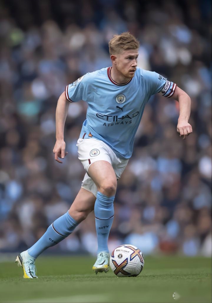 莱万：失去袖标很难过，但感受到了球迷的爱；不恨普罗别日