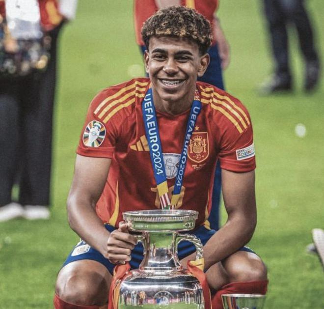 利物浦vs埃因霍温：伊萨克替补，加克波战旧主，萨拉赫首发