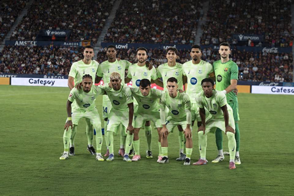 球员：我就轻轻一抬腿